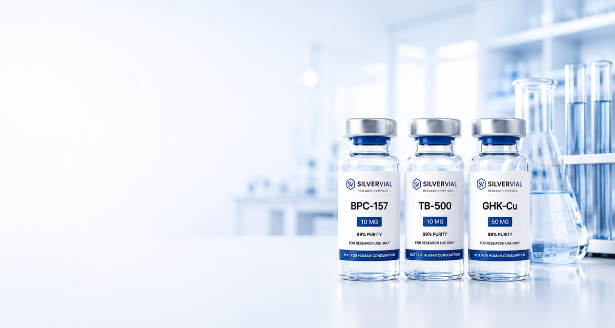 Флакони Silver Vial BPC-157, TB-500 и GHK-Cu в лабораторна среда